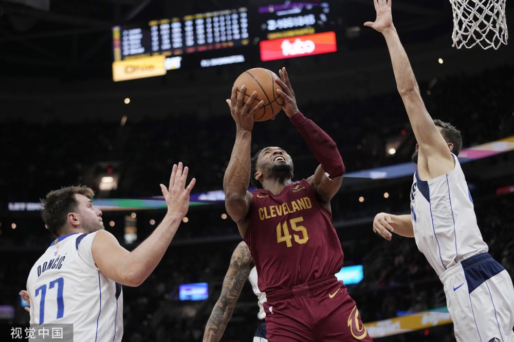 更是对足球 更是对足球